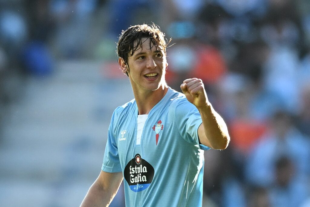 Fer Lopez joins Wolves shirt after completing £19m transfer from Celta Vigo in 2025.