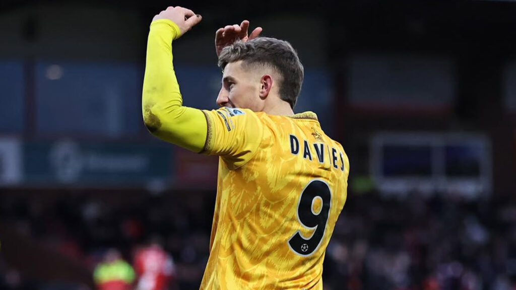 Will Davies fleetwood transfer: signs for Fleetwood Town after record transfer from Sutton United